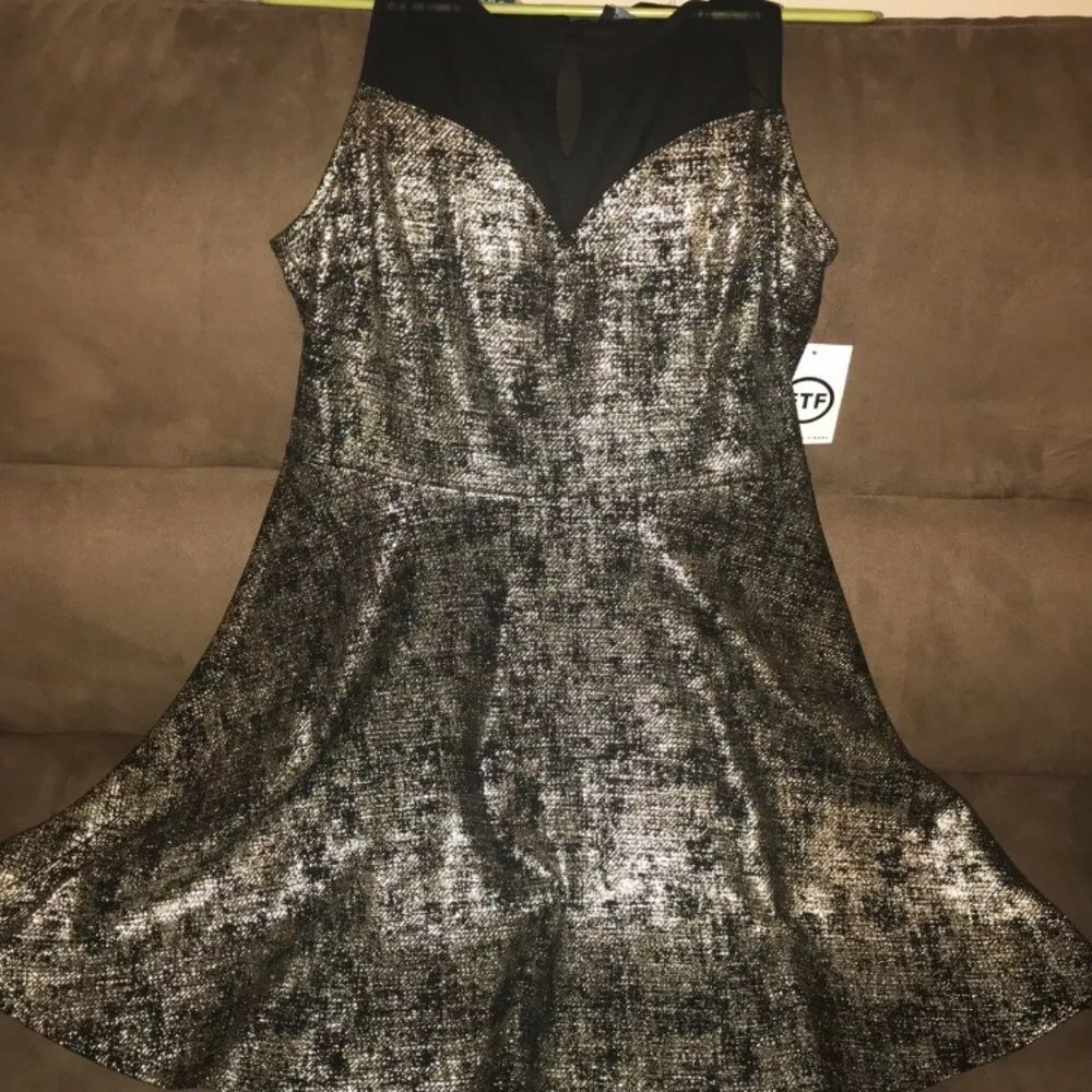 Plus size Gold and black cocktail dress - Picture 3 of 6